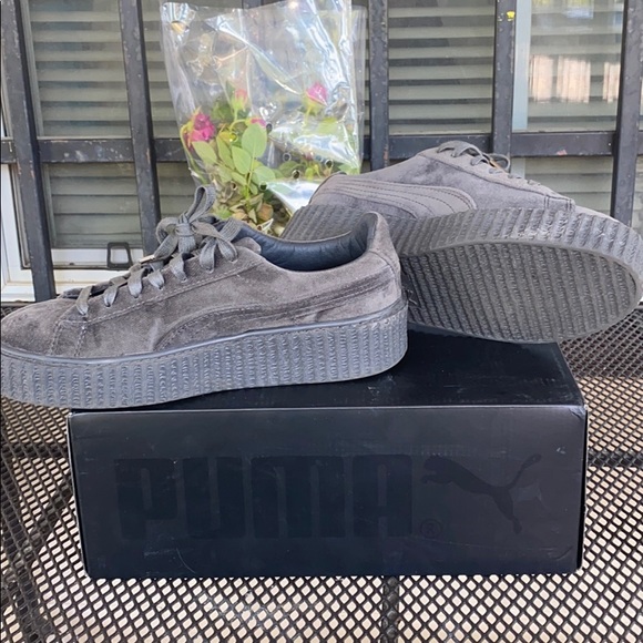 Shoes - Picture 3 of 4